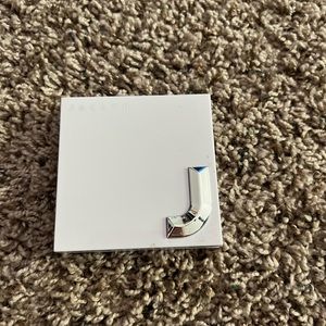 Jaclyn Hill cosmetics translucent powder
